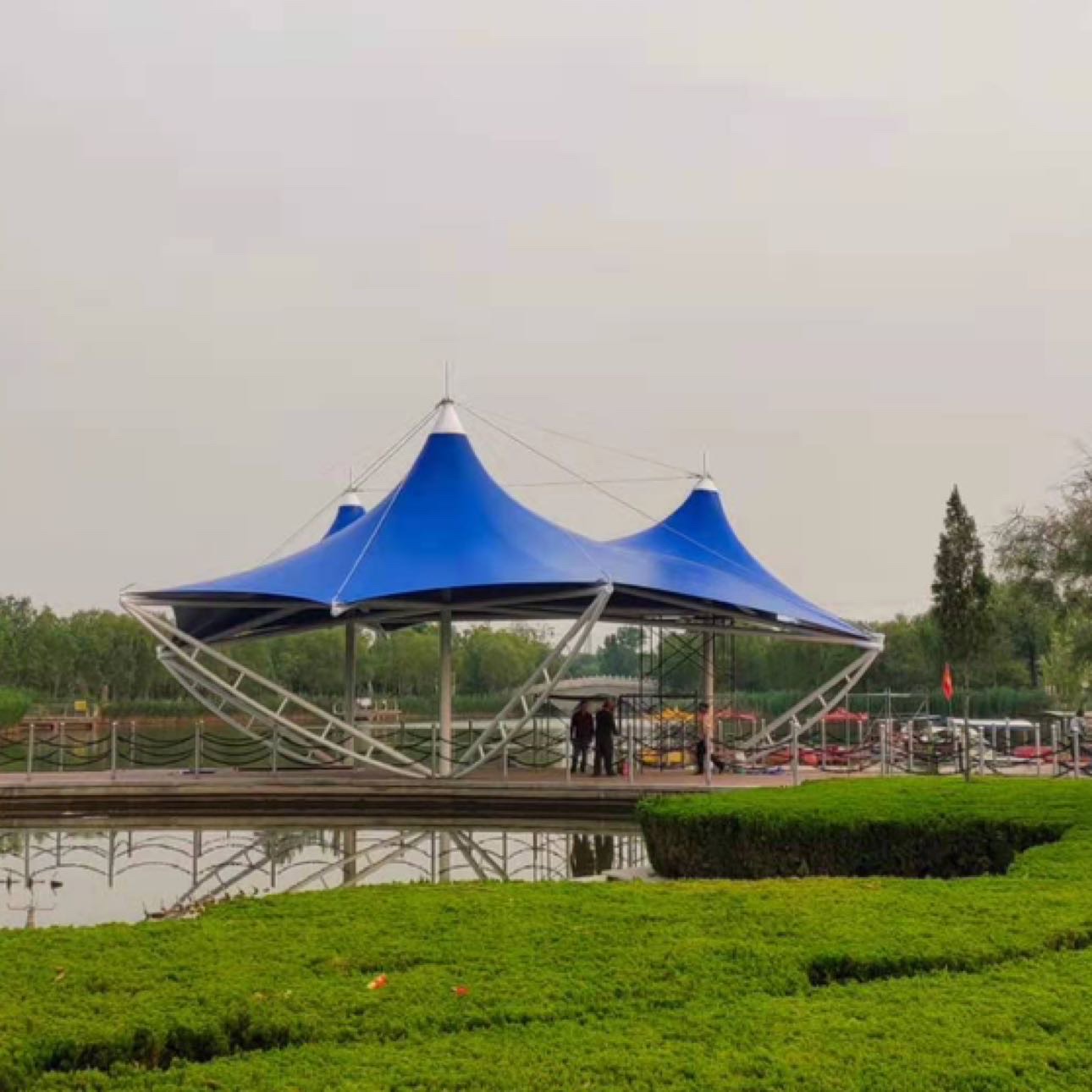 公園膜結構